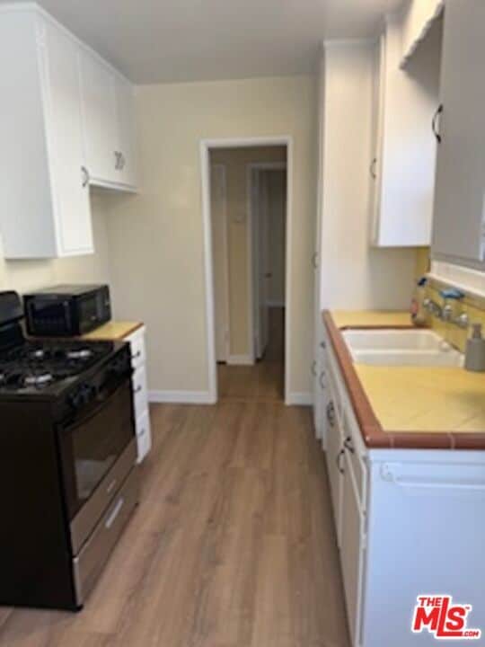 Building Photo - 9843 Hannum Dr