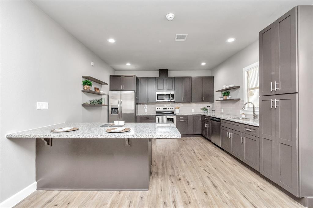 Foto principal - 1326 Hussion St