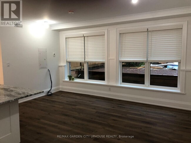 Building Photo - 25 Cherry St