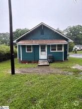 Building Photo - 533 Farley Ave