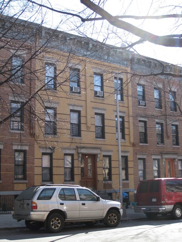 Building Photo - 17-16 Woodbine St