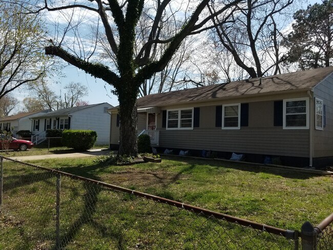 Foto del edificio - 12 Clemwood Pkwy