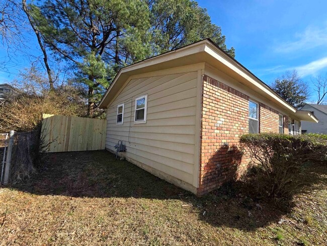 Building Photo - 4638 Appleville St