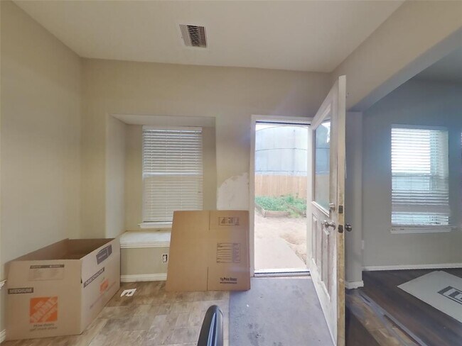 Foto del edificio - 28906 Hidden Cove Dr