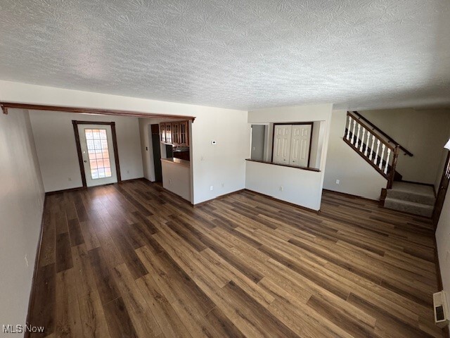 Building Photo - 38870 Courtland Dr