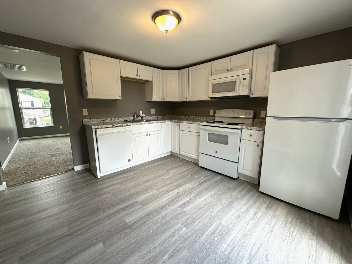 Primary Photo - Updated 2-Bedroom Apartment in Winfield