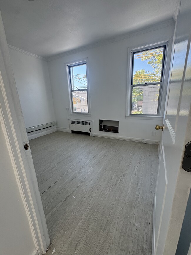 Foto del edificio - 1848 126th St
