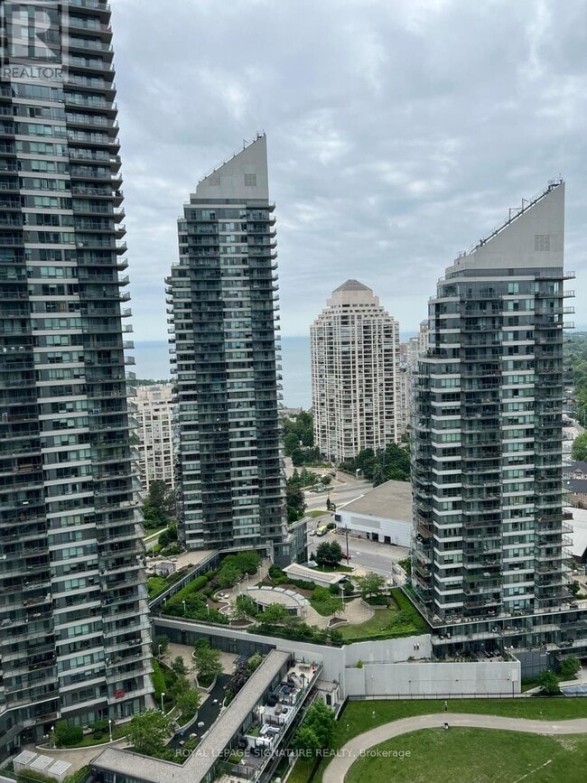 Building Photo - 2220 Lake Shore Blvd W