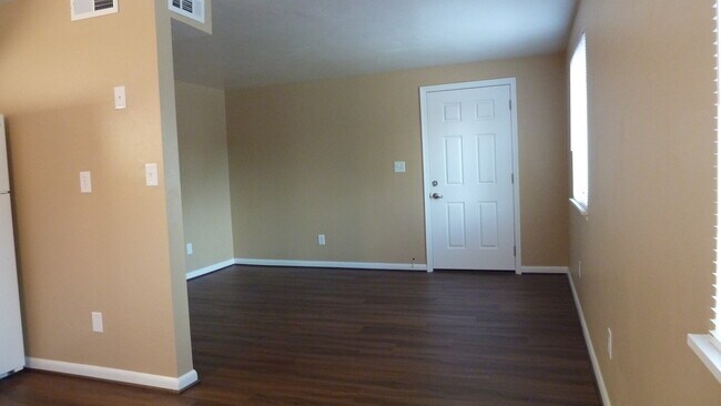 Building Photo - 171 Avendale Ave NE