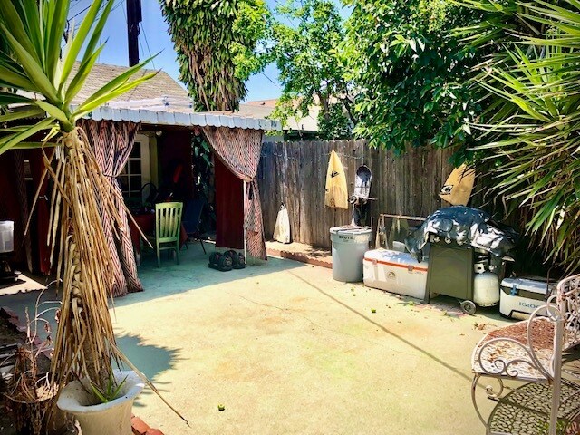 private gated back yard - 339 N Hobart Blvd