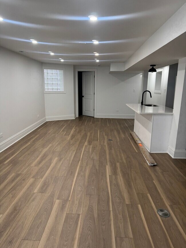 Foto del edificio - 6617 S Minerva Ave