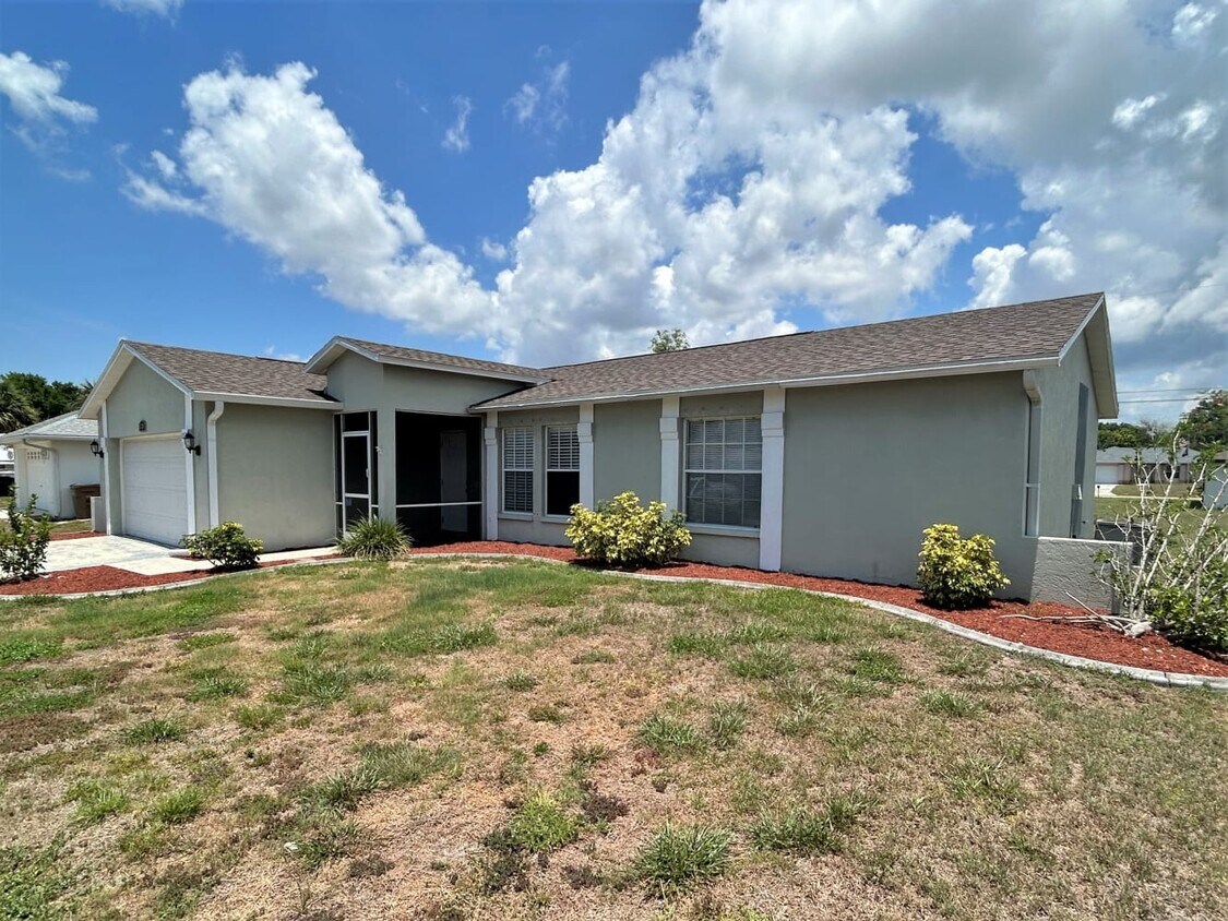 Primary Photo - 1027 SW 9th Ct