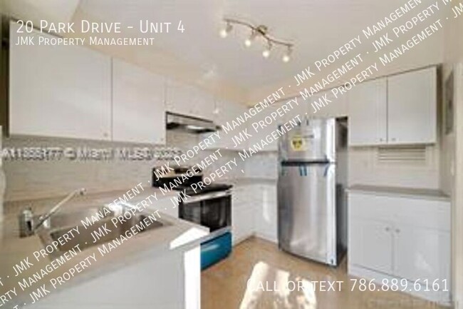 Building Photo - Recently Updated 1 Bedroom Condo Available...