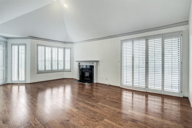 Building Photo - 5220 Weslayan St