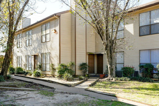 Foto del edificio - Crown Wilcrest Arbor Townhomes