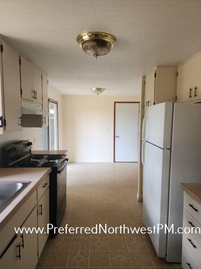 Foto del edificio - River Road 3 Bedroom Home!