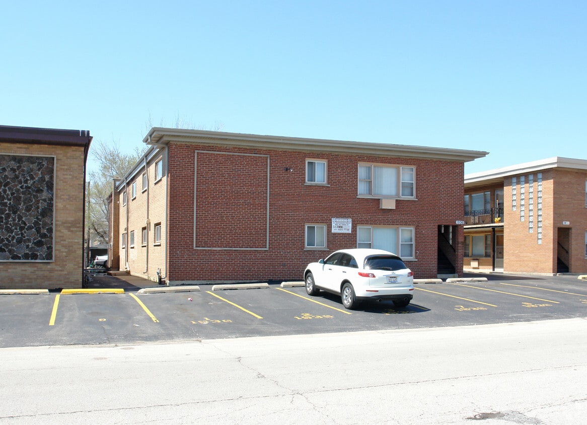 1936 N 17th Ave, Melrose Park, IL 60160 Apartments in Melrose Park