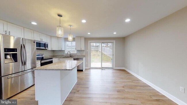 Foto del edificio - 8465 Yellow Leaf Ct
