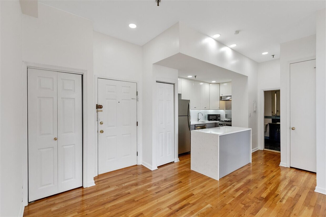 Foto principal - 319 Barrow St