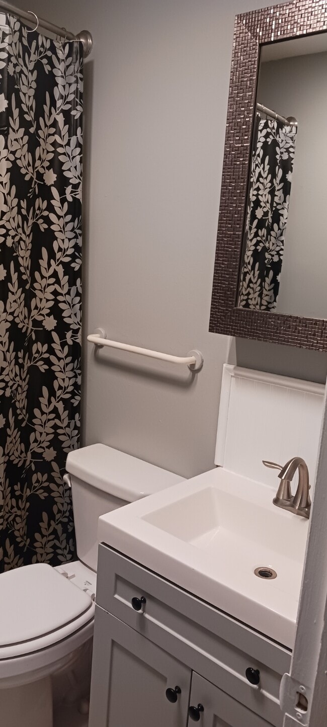 Foto del edificio - 7815 N Main St