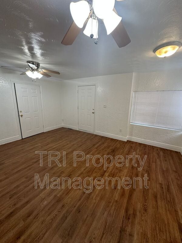 Building Photo - 1522 9th Ave