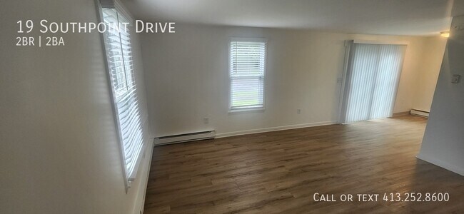 Foto del edificio - 19 Southpoint Dr