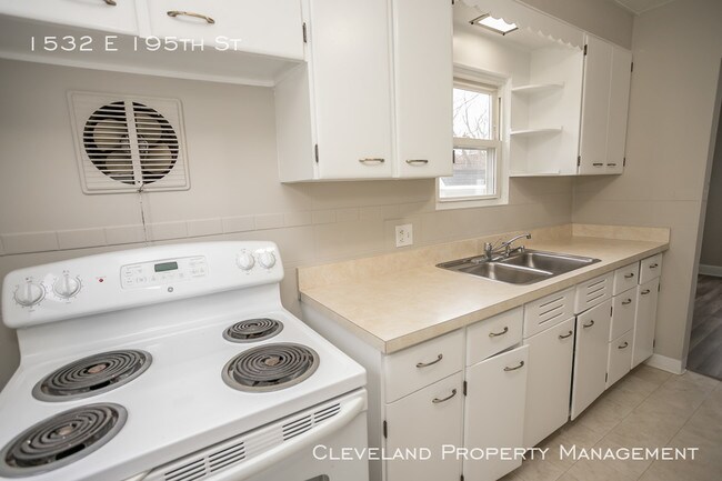 Foto del edificio - Fully Renovated Euclid Home