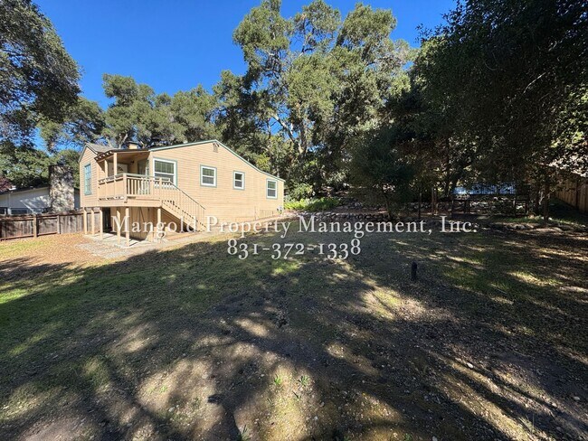 Foto del edificio - Charming 1-Bed 1-Bath Home with Bonus Room and Spacious Yard in Carmel Valley