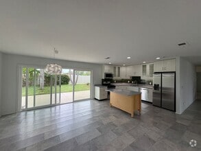 Building Photo - 5510 Los Robles Dr
