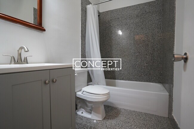 Building Photo - 600 Columbia Rd