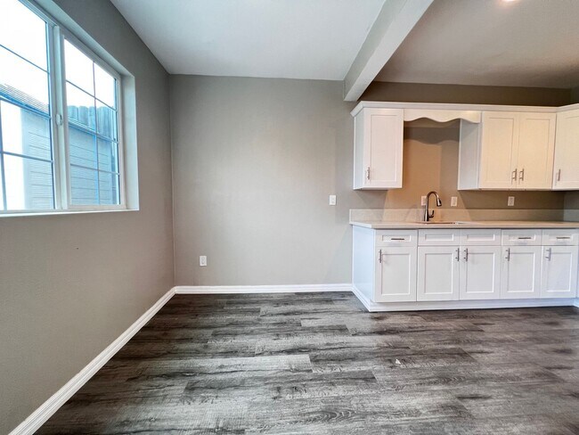 Foto del edificio - $500 off move in! Brand new 1 bedroom with...