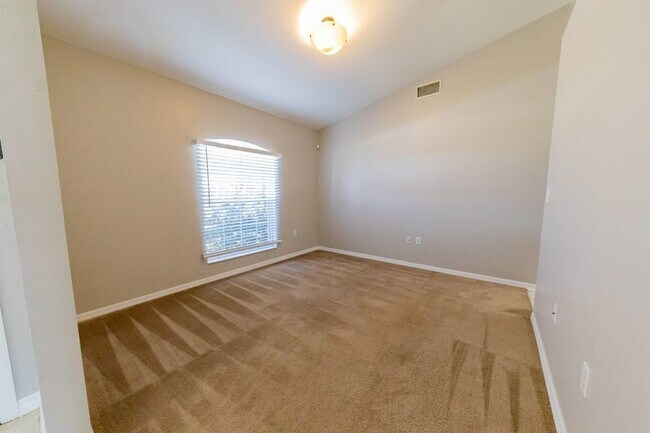 Foto del edificio - 440 Savanna Pointe St