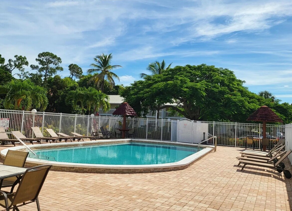 Foto del edificio - 4611 Bayshore Dr