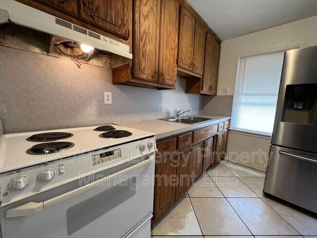 Building Photo - 509 E Boeing Dr