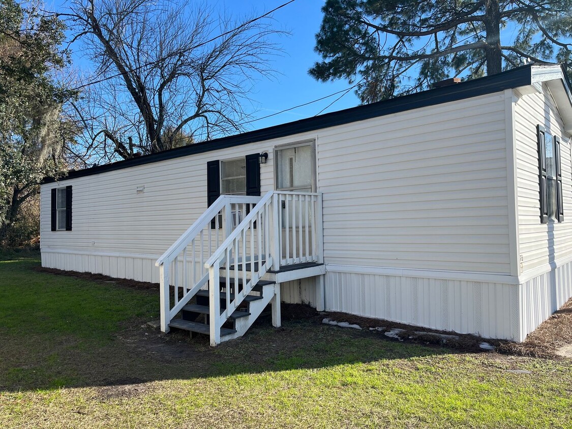 Primary Photo - Colony Oaks Homes