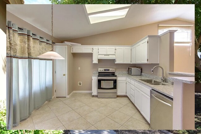 Building Photo - 3175 S Cascade Pl