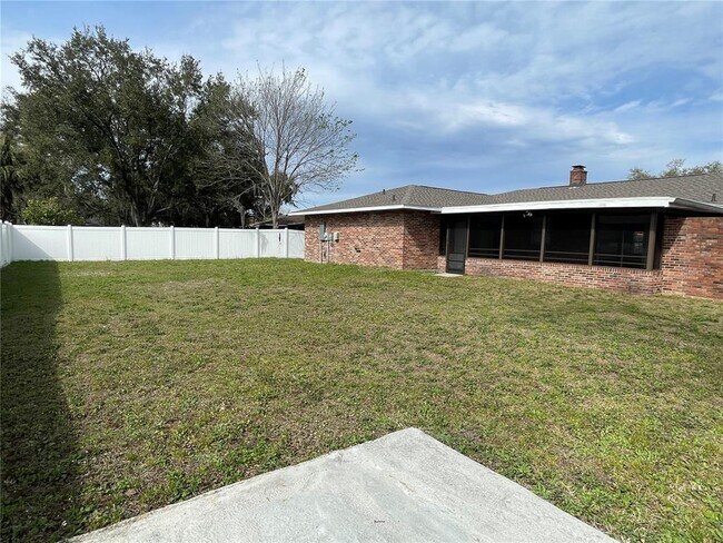 Foto del edificio - 26720 Hickory Loop