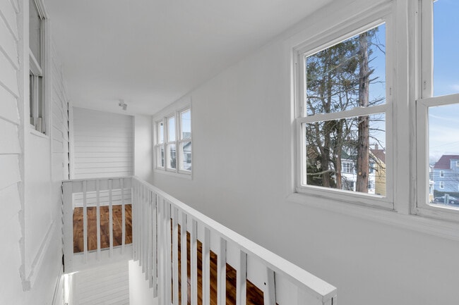 Foto del edificio - 97 Fenner Ave