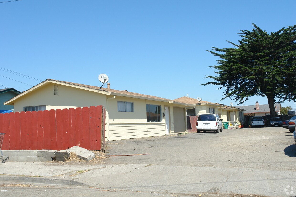 Building Photo - 10761 Seymour St