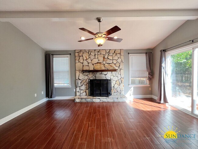 Foto del edificio - Beautiful 4 bedroom home in South Crestview!