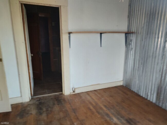 Foto del edificio - 3 br, 2 bath House - 830 East 12th Street