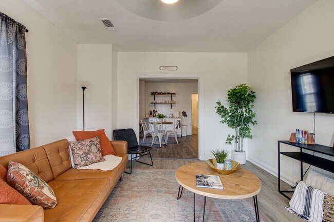 Foto del edificio - 1954 Manila Ave