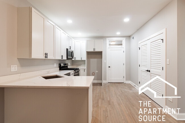 Building Photo - 656 W Gordon Ter