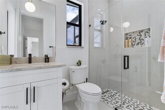 Building Photo - 1923 SW 27th Terrace