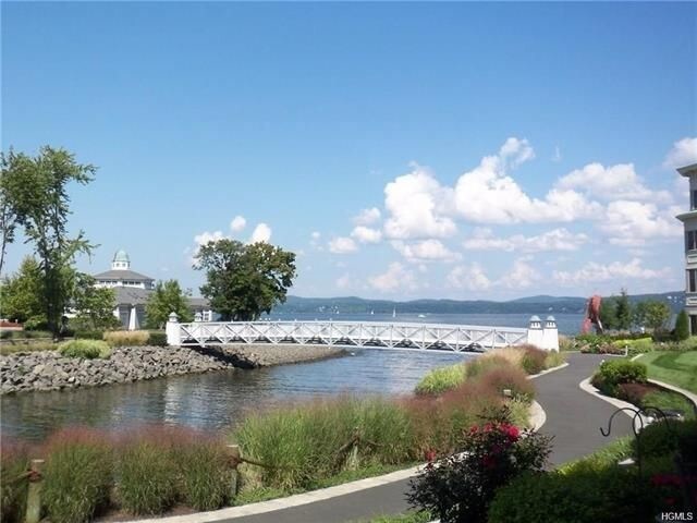 Primary Photo - 18 Harbor Pointe Dr