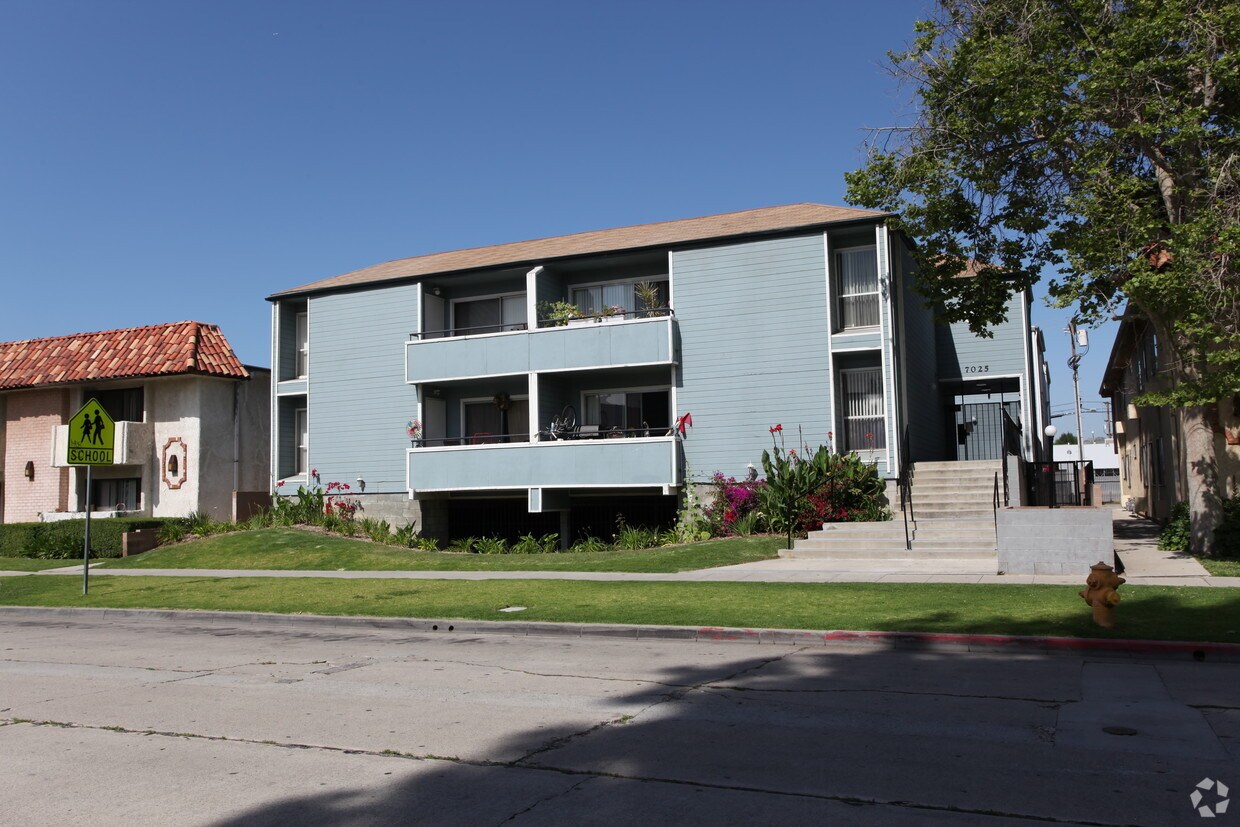 Foto del edificio - 7025 Vassar Ave