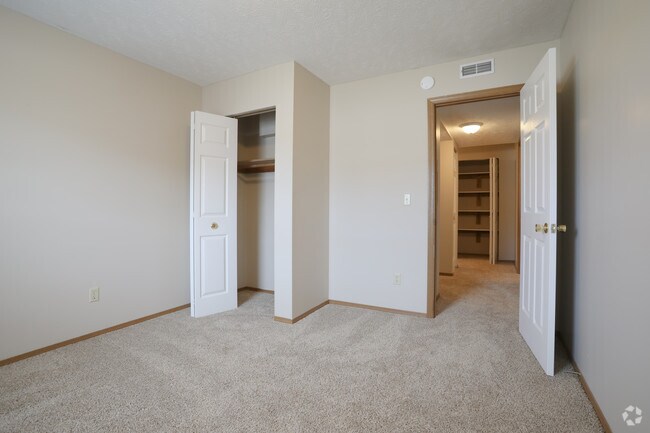2HAB / 2BA - Segunda habitación - The Apartments At Oakbrook Court