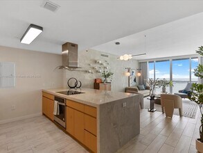 Building Photo - 465 Brickell Ave