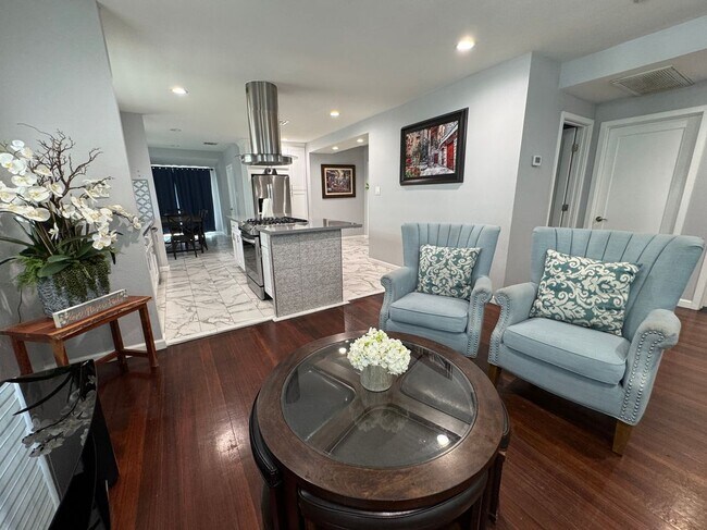 Foto del edificio - 9782 W Broadway
