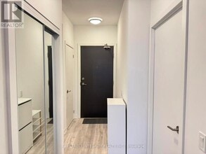 Building Photo - 8 Olympic Gdn Dr